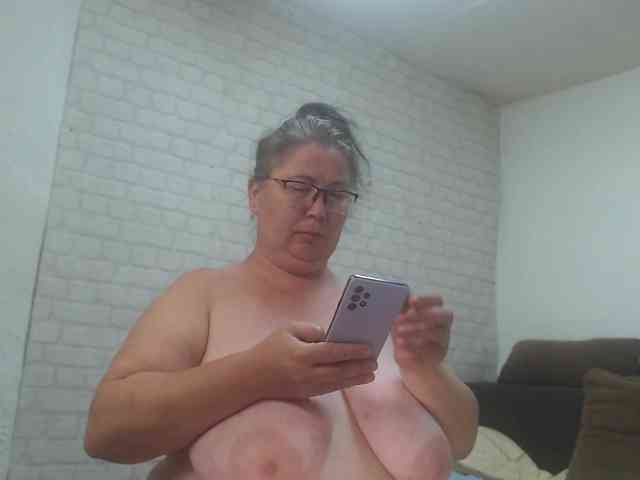 emmasquirt69 webcam