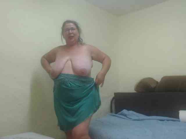 emmasquirt69 Live Webcam on BongaCams