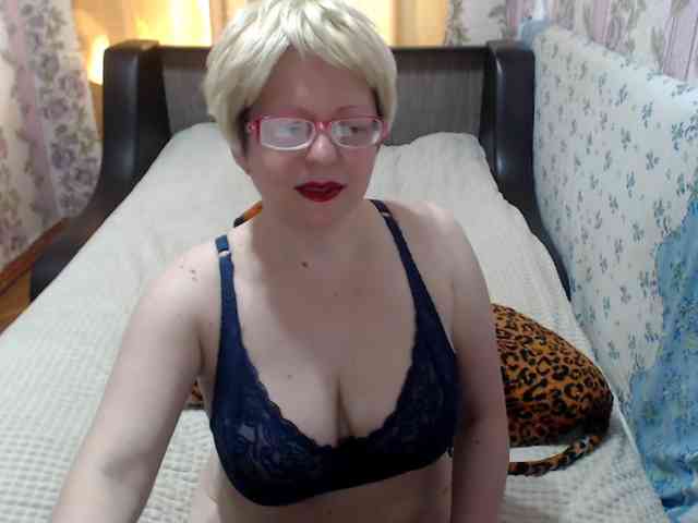 CrazzyBitch webcam