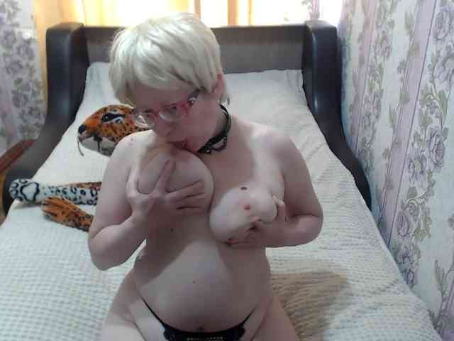 CrazzyBitch webcam