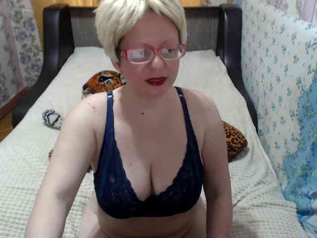 CrazzyBitch webcam
