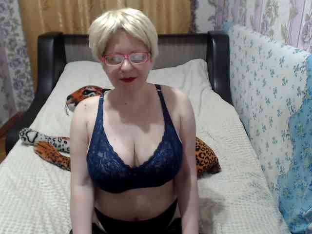 CrazzyBitch webcam