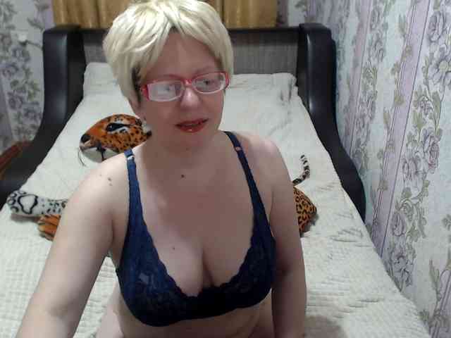 CrazzyBitch webcam