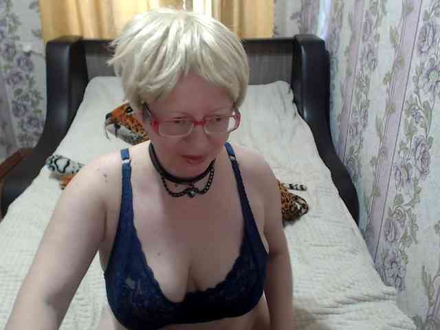 CrazzyBitch webcam