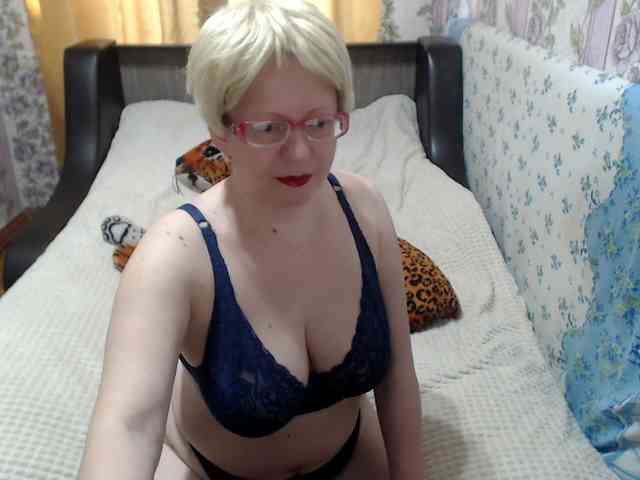 CrazzyBitch webcam