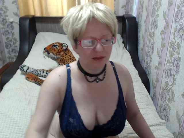 CrazzyBitch webcam