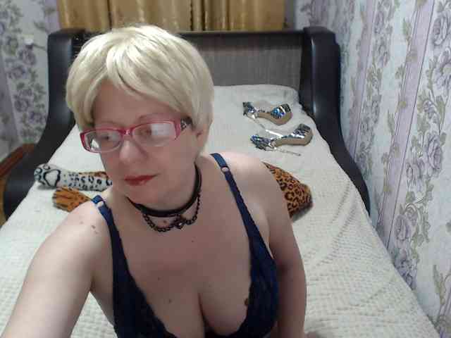 CrazzyBitch webcam
