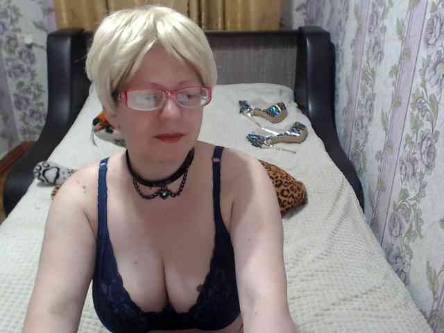CrazzyBitch webcam