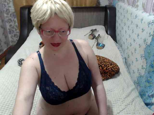 CrazzyBitch webcam