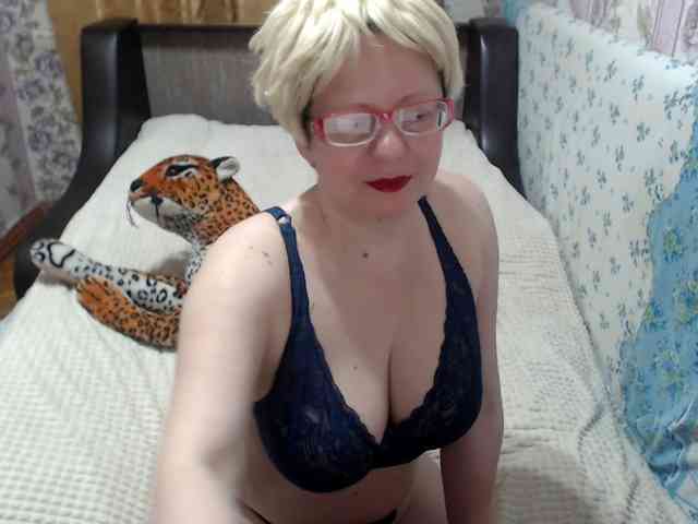 CrazzyBitch webcam