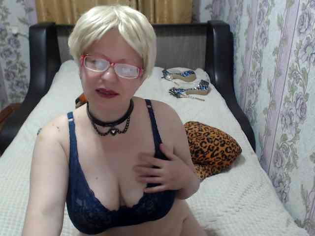CrazzyBitch webcam