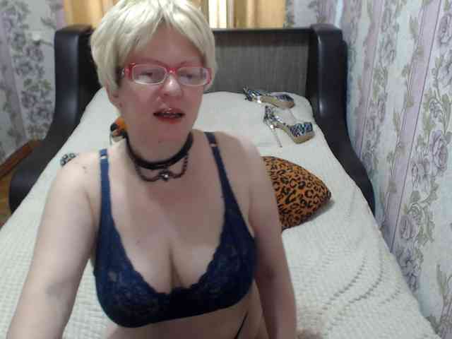 CrazzyBitch webcam