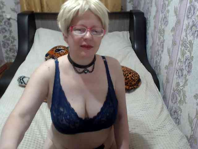 CrazzyBitch webcam