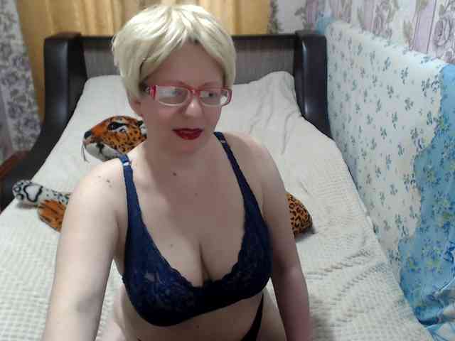 CrazzyBitch webcam