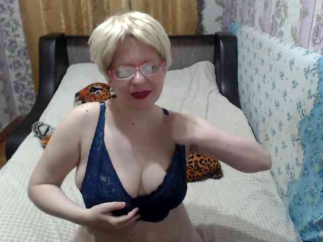 CrazzyBitch webcam