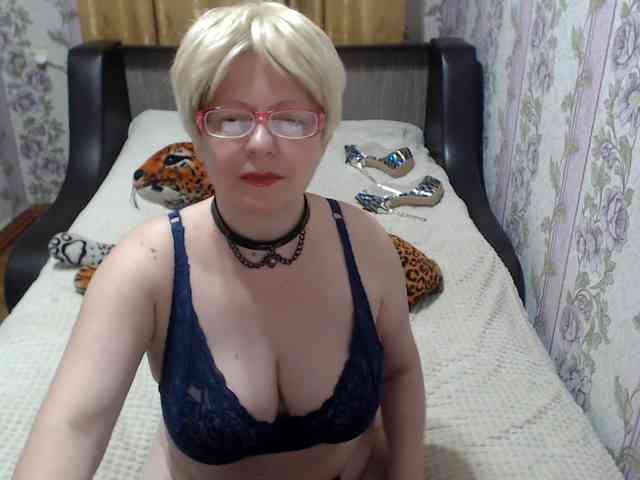 CrazzyBitch webcam