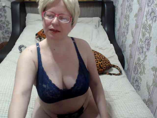 CrazzyBitch webcam