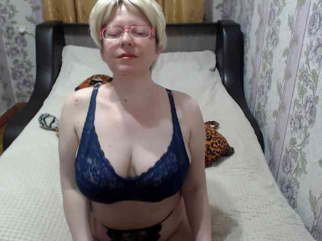 CrazzyBitch webcam