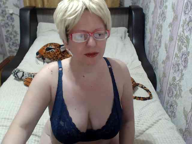 CrazzyBitch webcam