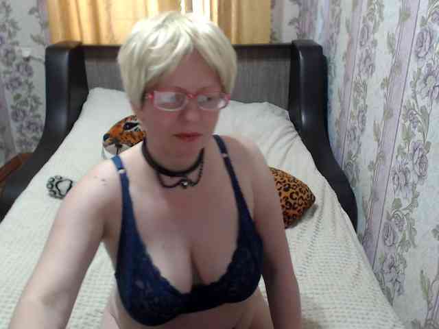 CrazzyBitch webcam