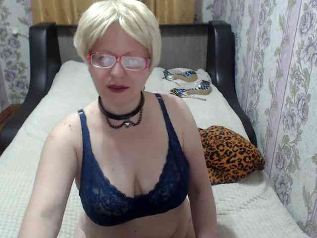 CrazzyBitch webcam