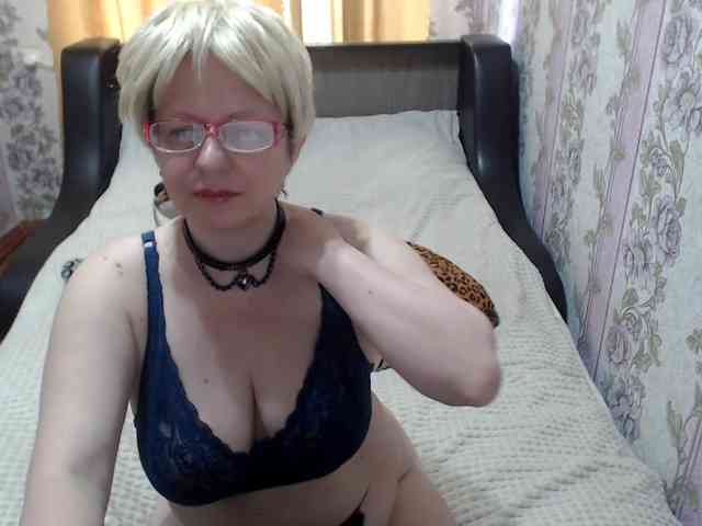 CrazzyBitch webcam