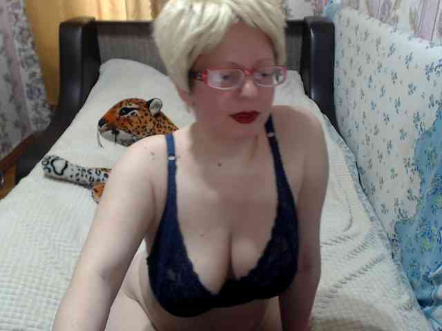 CrazzyBitch webcam