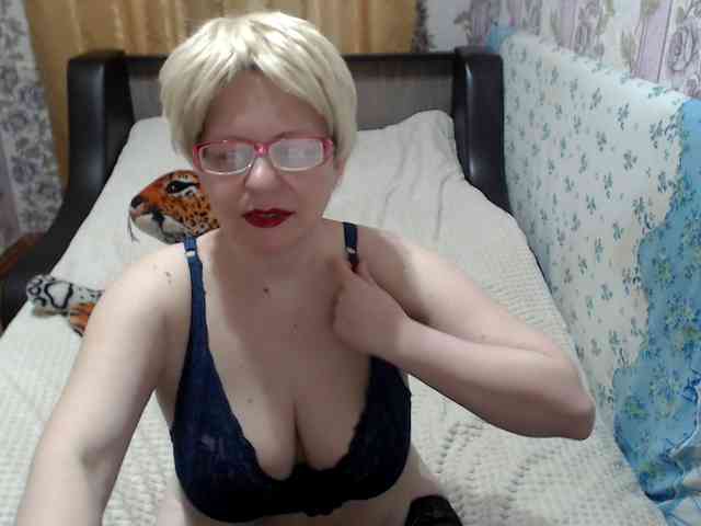 CrazzyBitch webcam
