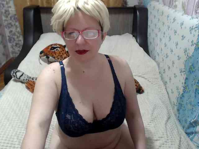 CrazzyBitch webcam