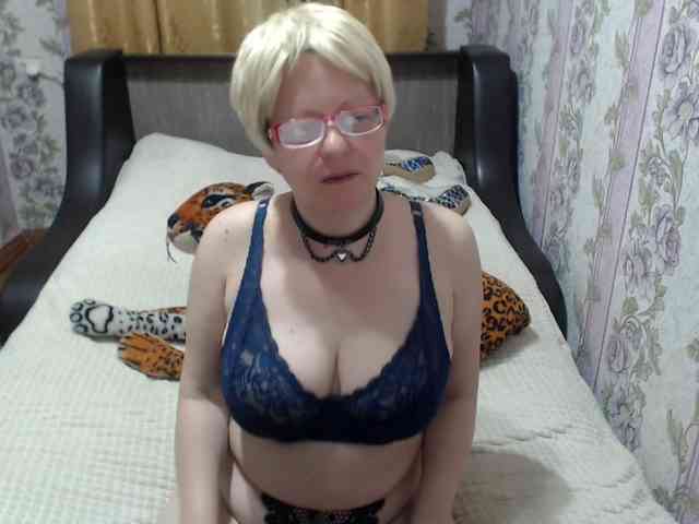 CrazzyBitch webcam