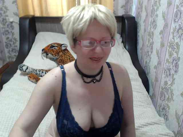 CrazzyBitch webcam
