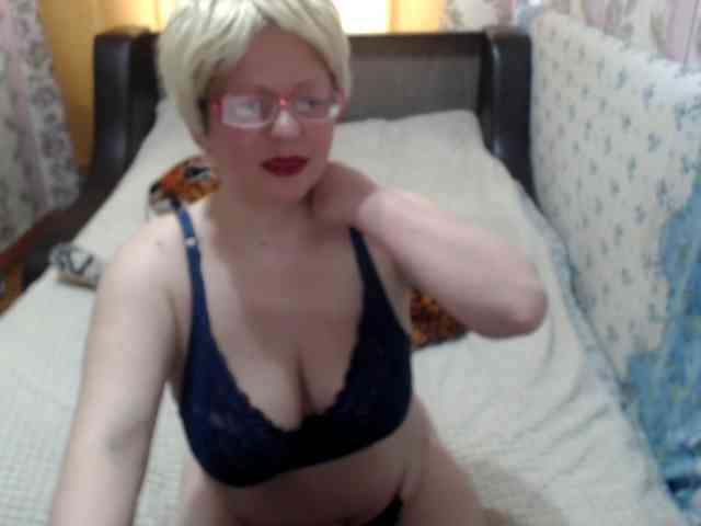 CrazzyBitch webcam