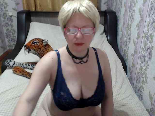 CrazzyBitch webcam