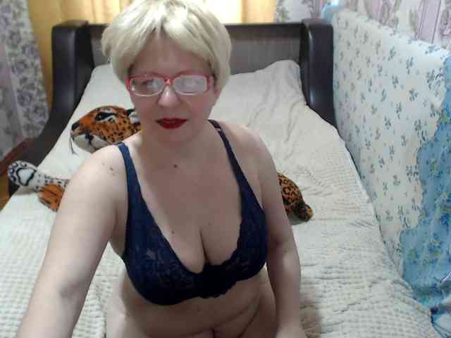 CrazzyBitch webcam