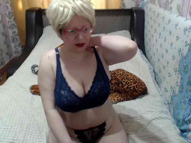 CrazzyBitch webcam