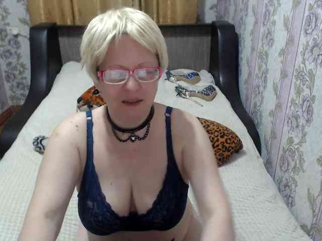 CrazzyBitch webcam