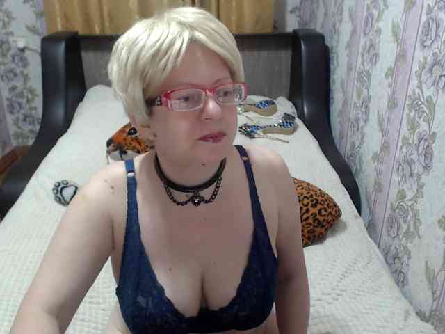 CrazzyBitch webcam