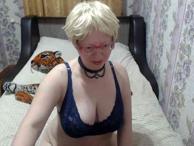 CrazzyBitch webcam