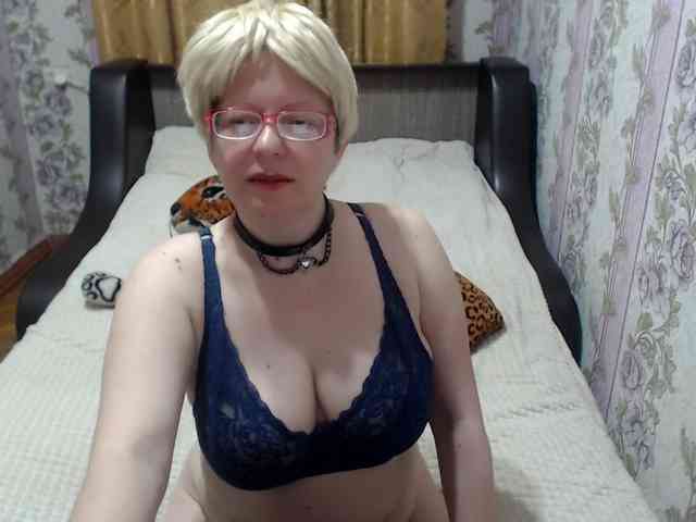 CrazzyBitch webcam