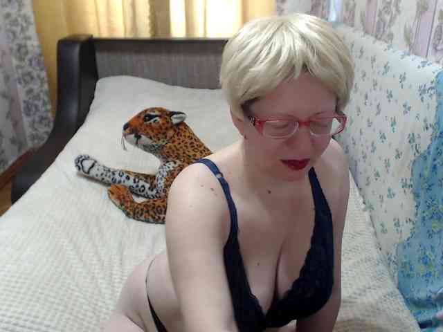 CrazzyBitch webcam