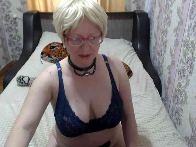 CrazzyBitch webcam