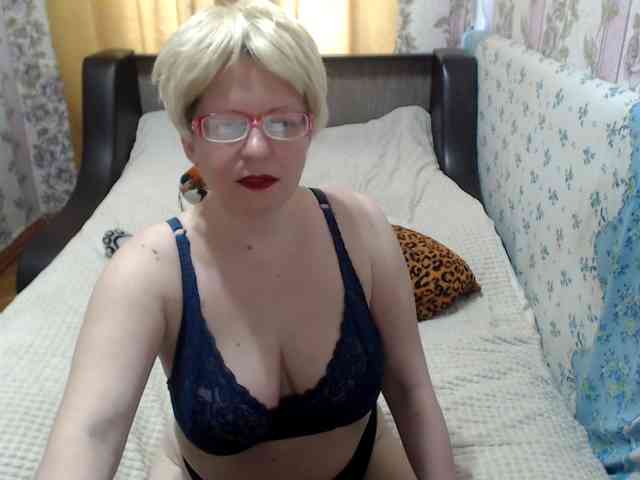CrazzyBitch webcam