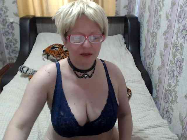 CrazzyBitch webcam