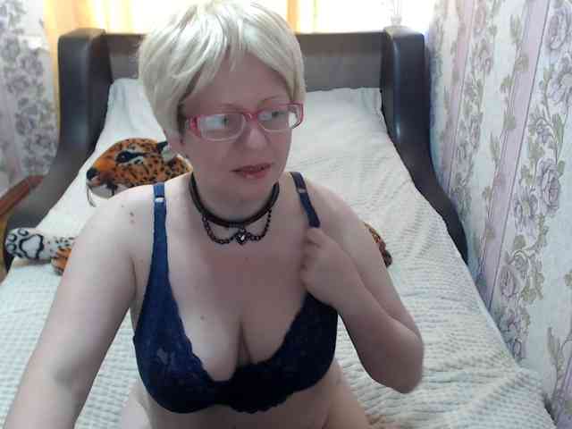 CrazzyBitch webcam