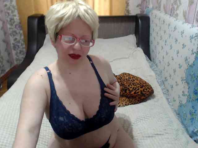 CrazzyBitch webcam