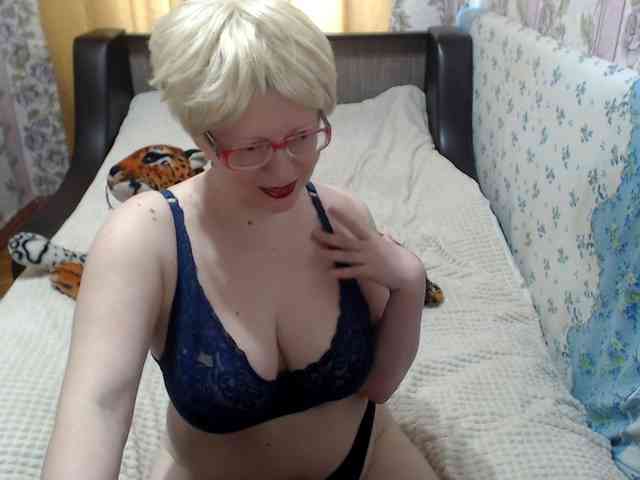CrazzyBitch webcam