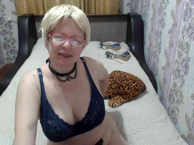 CrazzyBitch webcam
