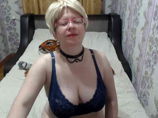 CrazzyBitch webcam