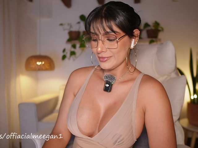 Meegan live cam on BongaCams
