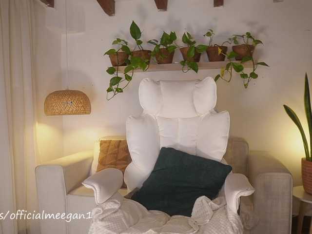 Meegan live cam on BongaCams